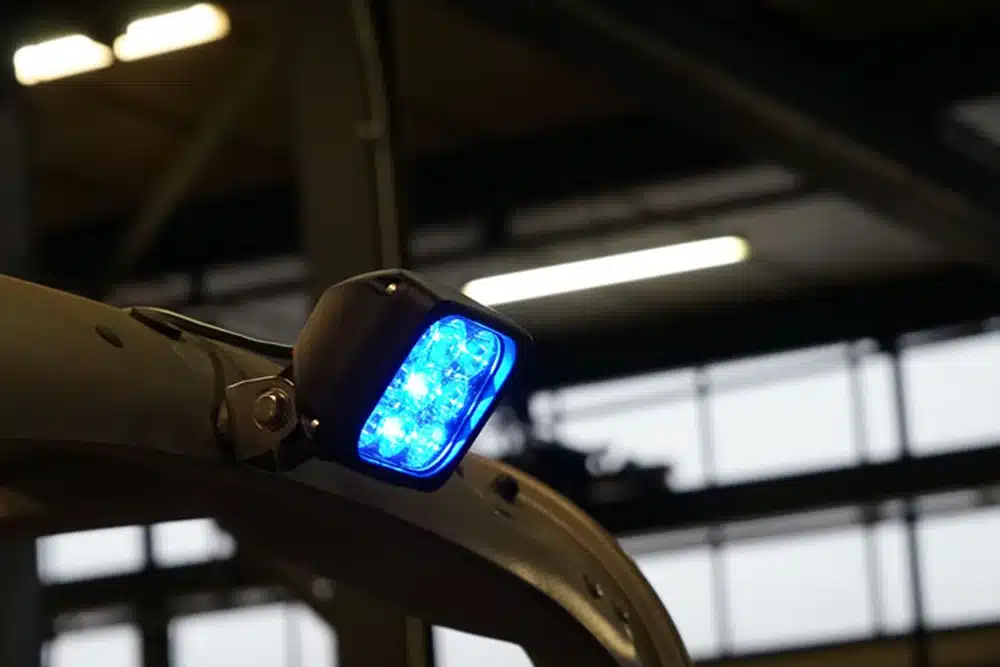 blue spot empilhadeiras tenha maior seguranca nas movimentacoes de cargas