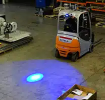 evitar atropelamento com empilhadeiras - farol-de-alerta-lateral-blues-spot