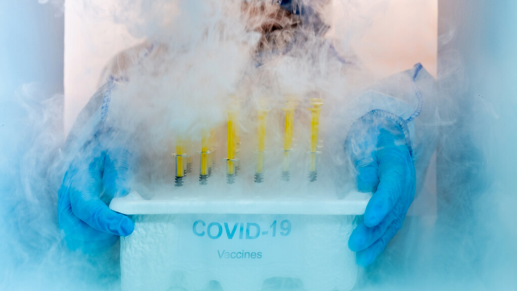 armazenagem de medicamentos vacinas cadeia do frio.jpg Armazenagem de medicamentos e vacinas mantidas na cadeia do frio